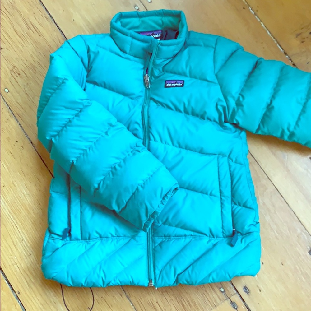 Girl’s Patagonia down parka!
